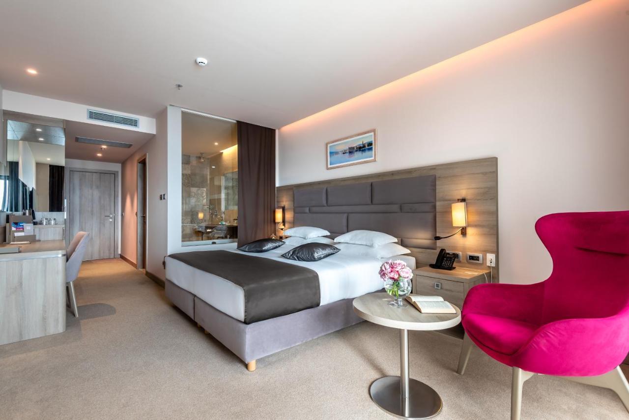 Hotel Plaza Duće Екстериор снимка
