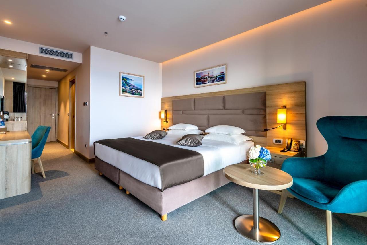 Hotel Plaza Duće Екстериор снимка