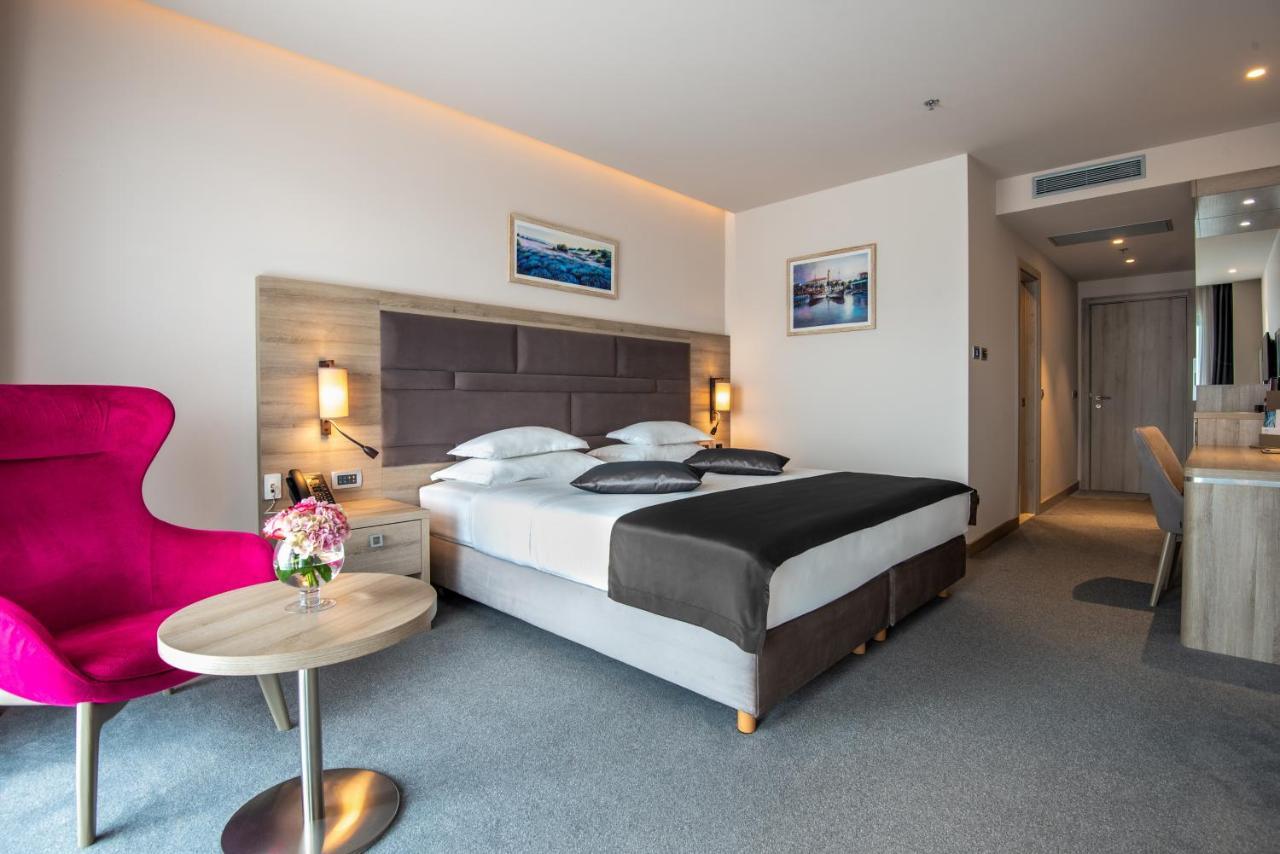 Hotel Plaza Duće Екстериор снимка
