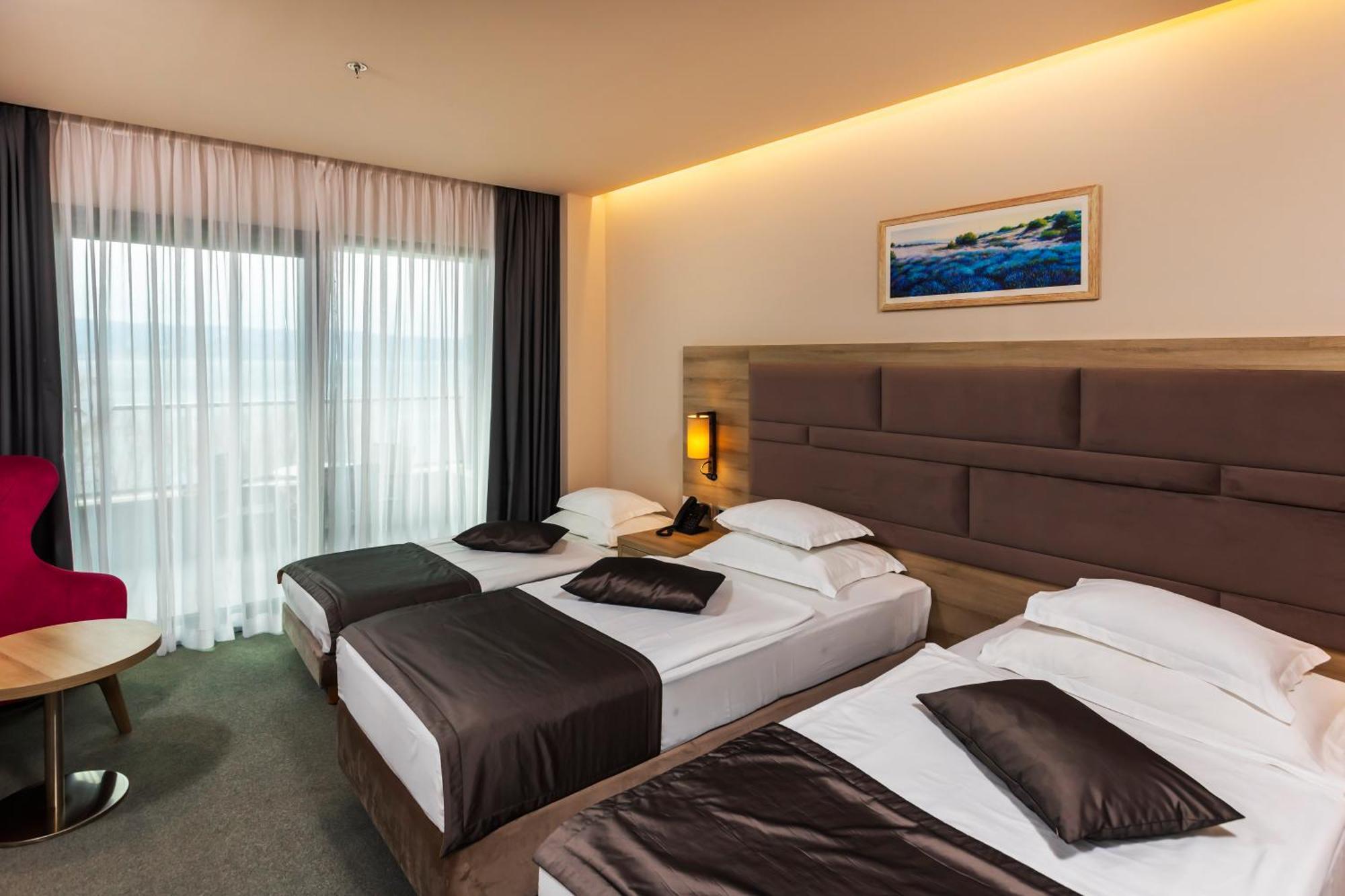Hotel Plaza Duće Екстериор снимка