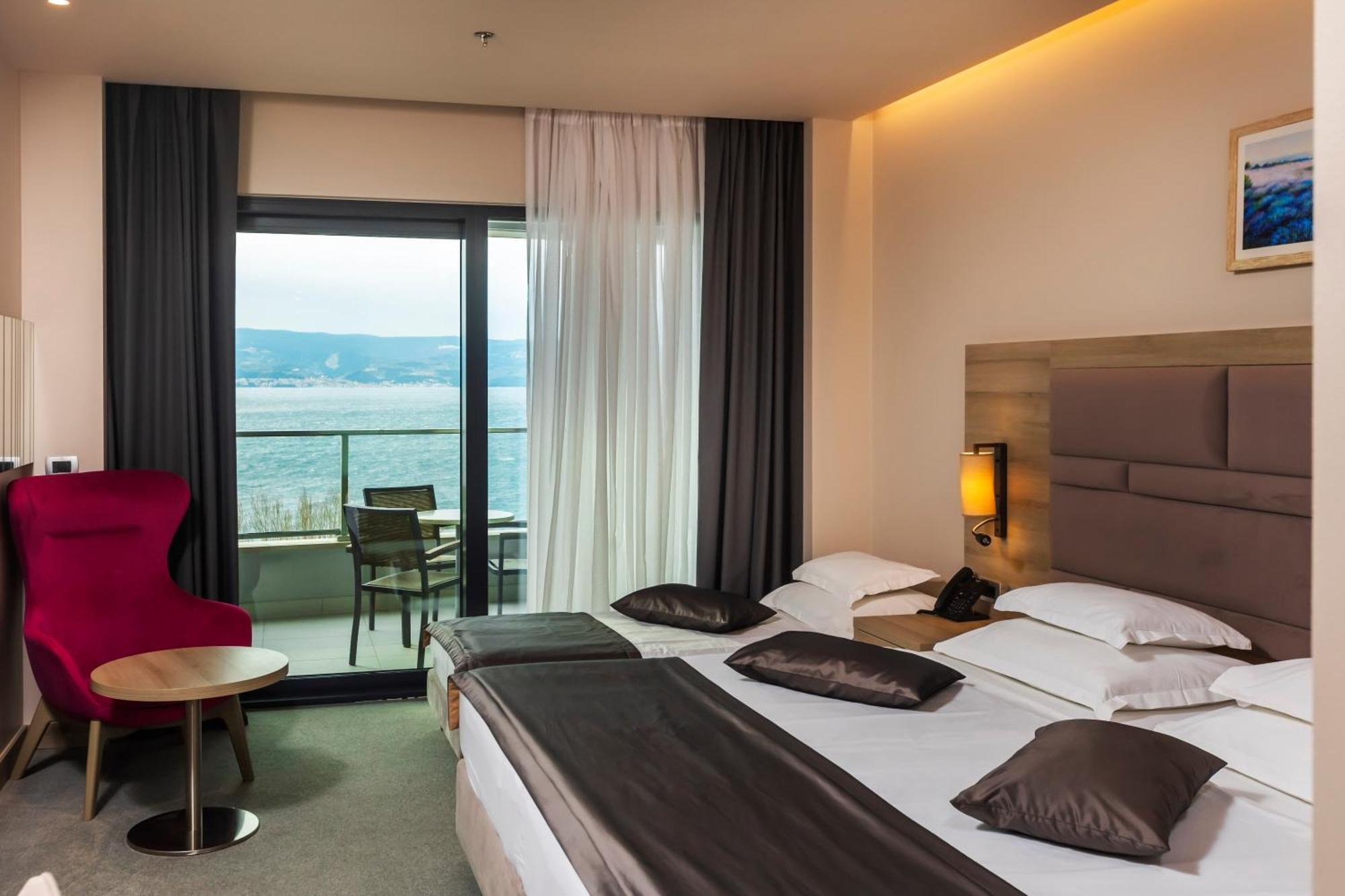Hotel Plaza Duće Екстериор снимка