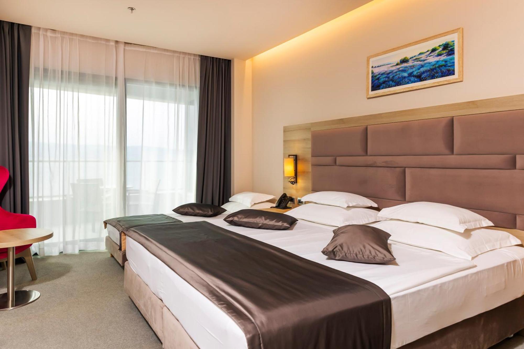 Hotel Plaza Duće Екстериор снимка