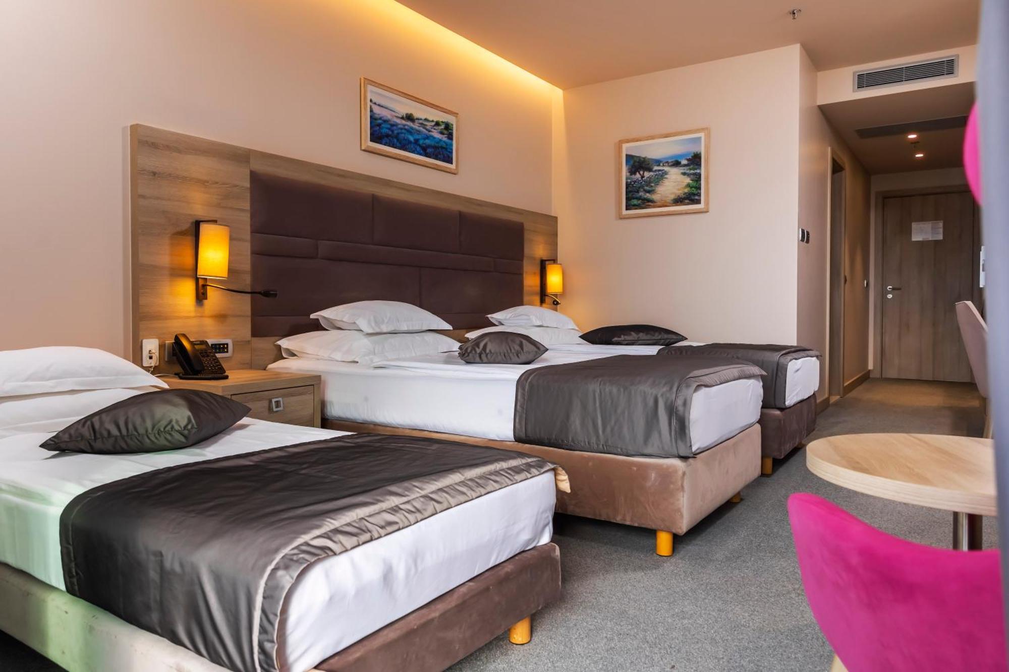 Hotel Plaza Duće Екстериор снимка