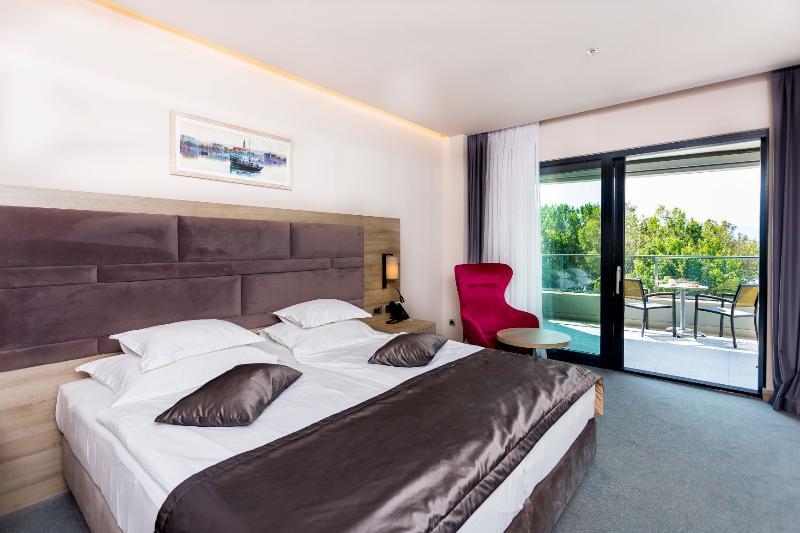 Hotel Plaza Duće Екстериор снимка